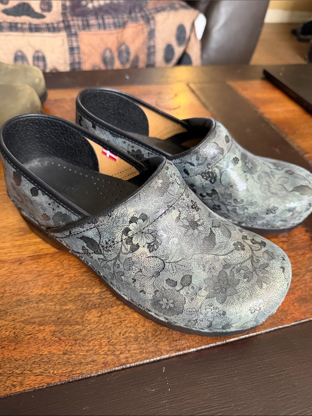 Sanita clogs as new condition floral green/grey print size 40